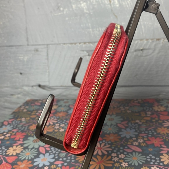 Prada red saffiano leather zip around wallet - Picture 6 of 13